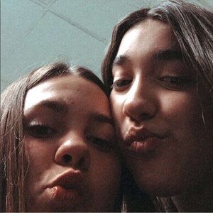 Meet your Posher, Camille